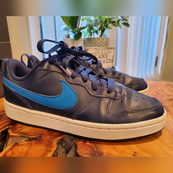 Nike Other - Nike Boys GS Court Borough Low 2 Midnight Blue Imperial Navy Size 5.5Y BQ544 403
